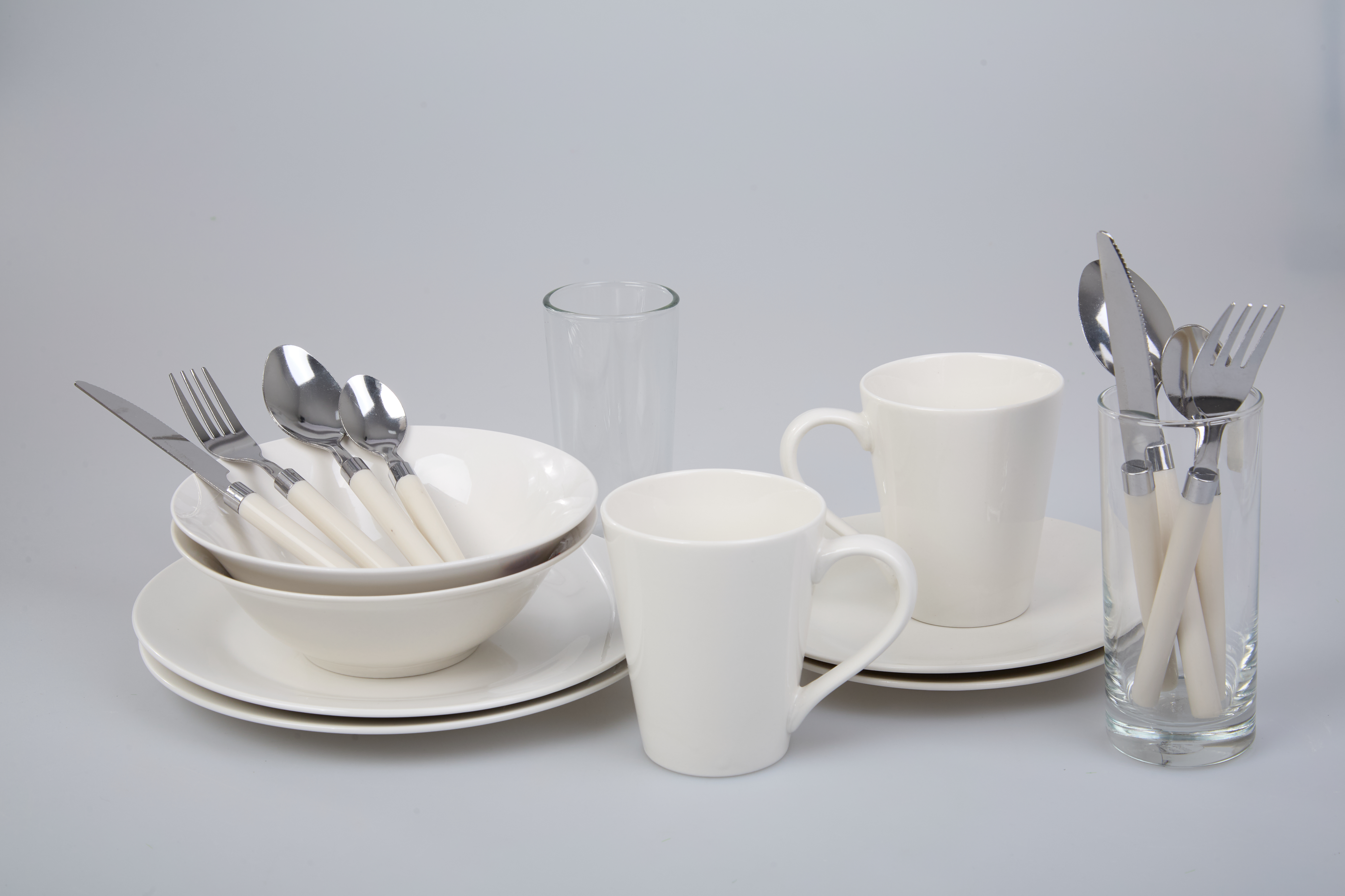 Back To Uni 18 Piece Porcelain Starter Set
